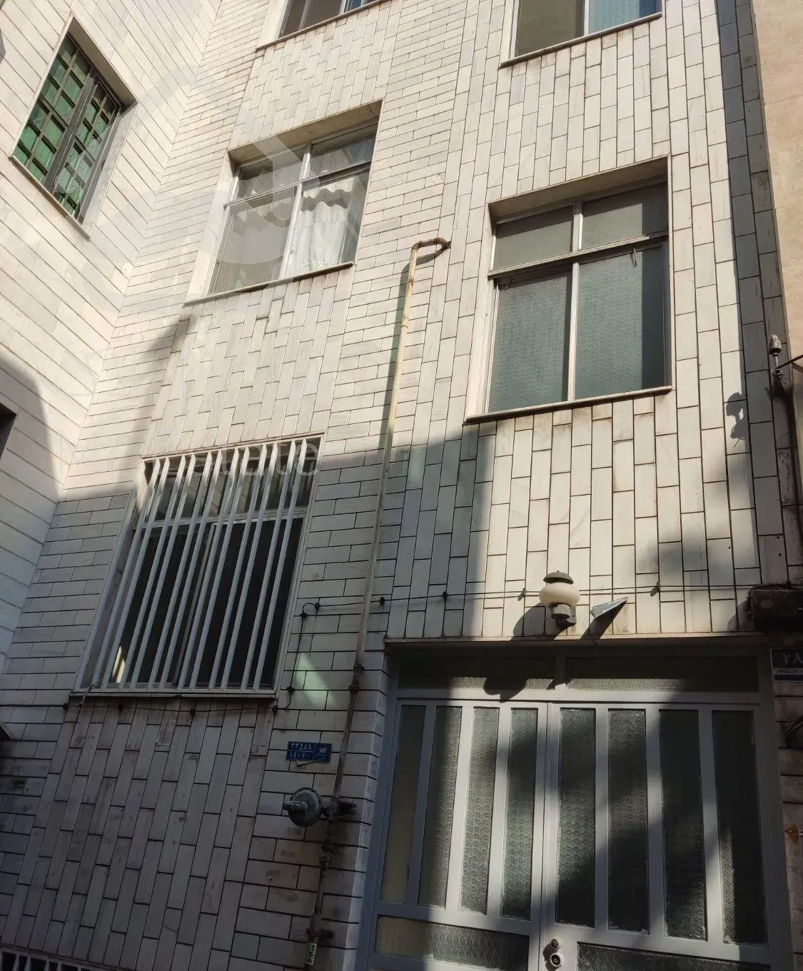 پاسداران سروستان3/تک واحدی55مت/حیاط دار درکل 3واحد