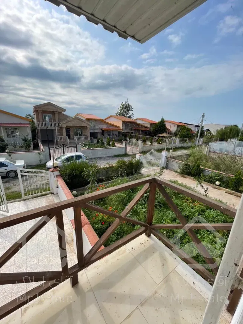 ویلا نیم پیلوت 200متری. شهرکی. غیربومی. نزدیک به دریا