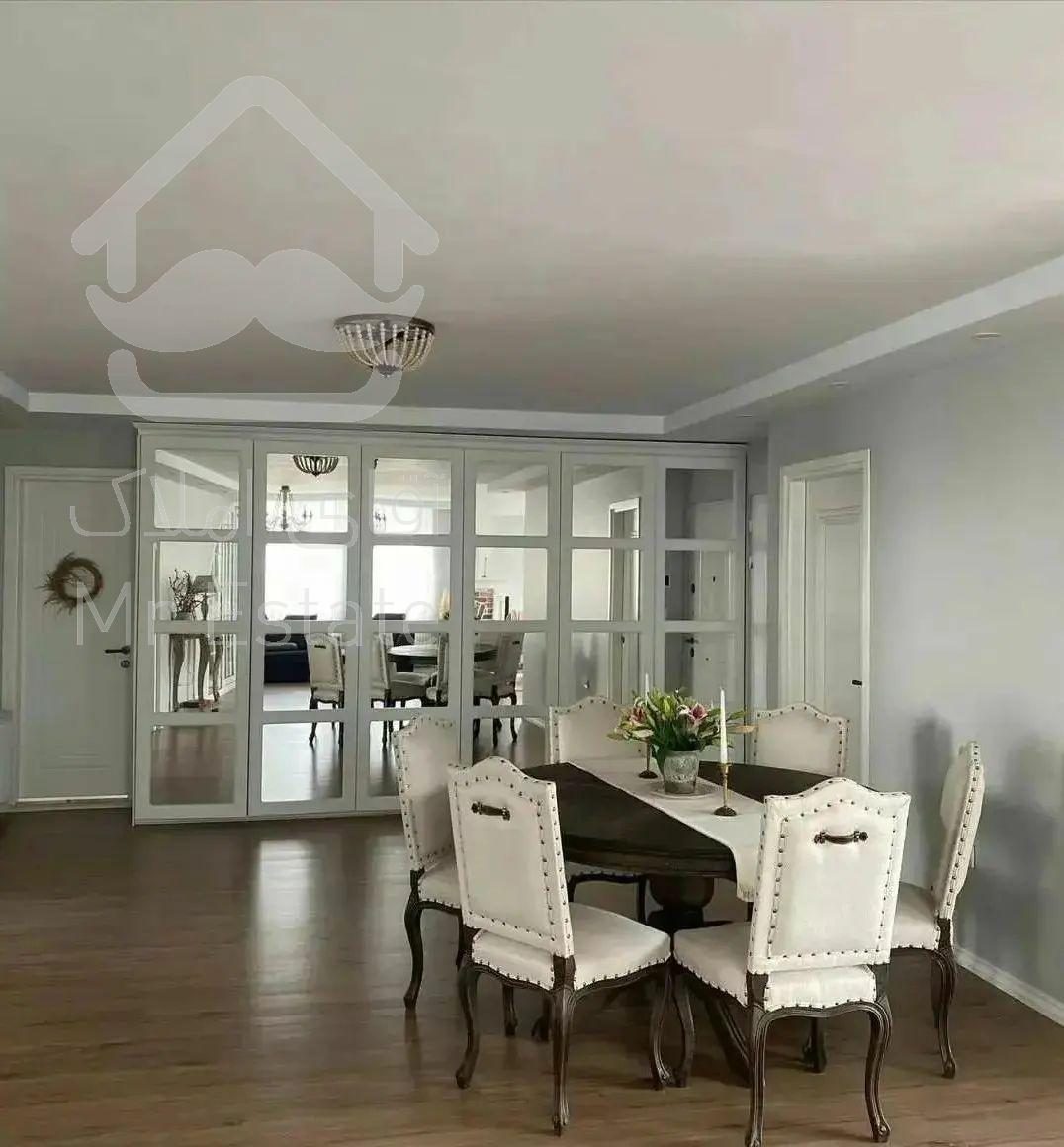 ۱۲۰متر/۳خواب/فول امکانات/ویو باغ موزه /ستین