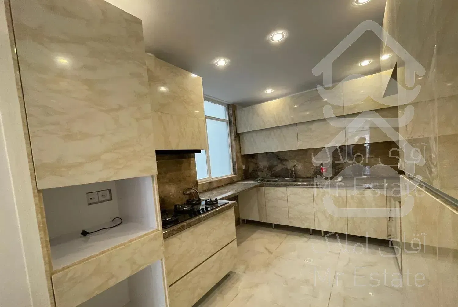 122 متر/دوخواب/طبقه سوم/ بازسازی شده