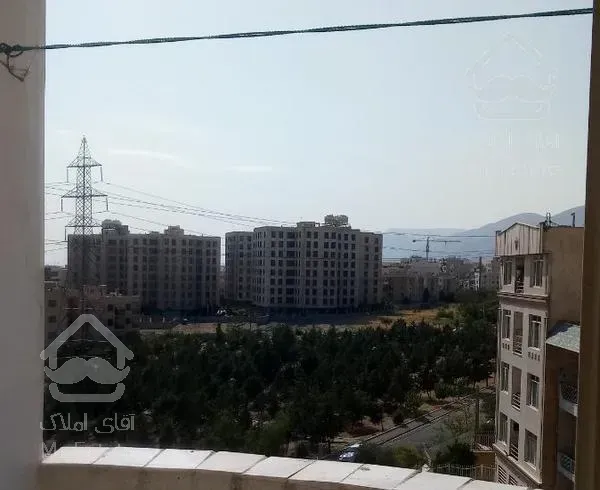 ۸۱ متر ۲ خواب اشرفی اصفهانی خ باهنر