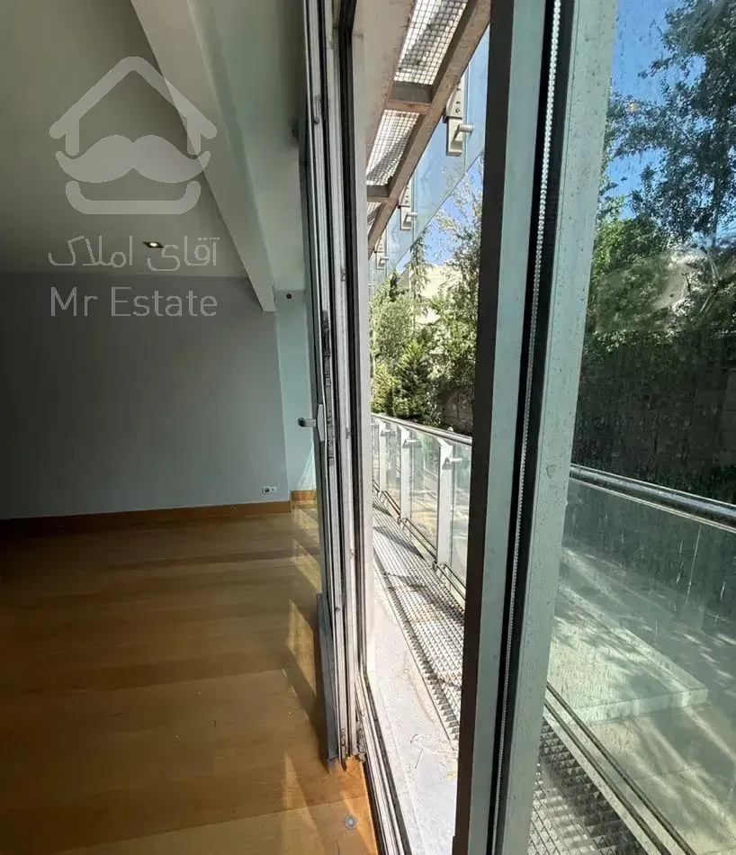 ۱۵۰ متر کامرانیه شمالی برج داریوش