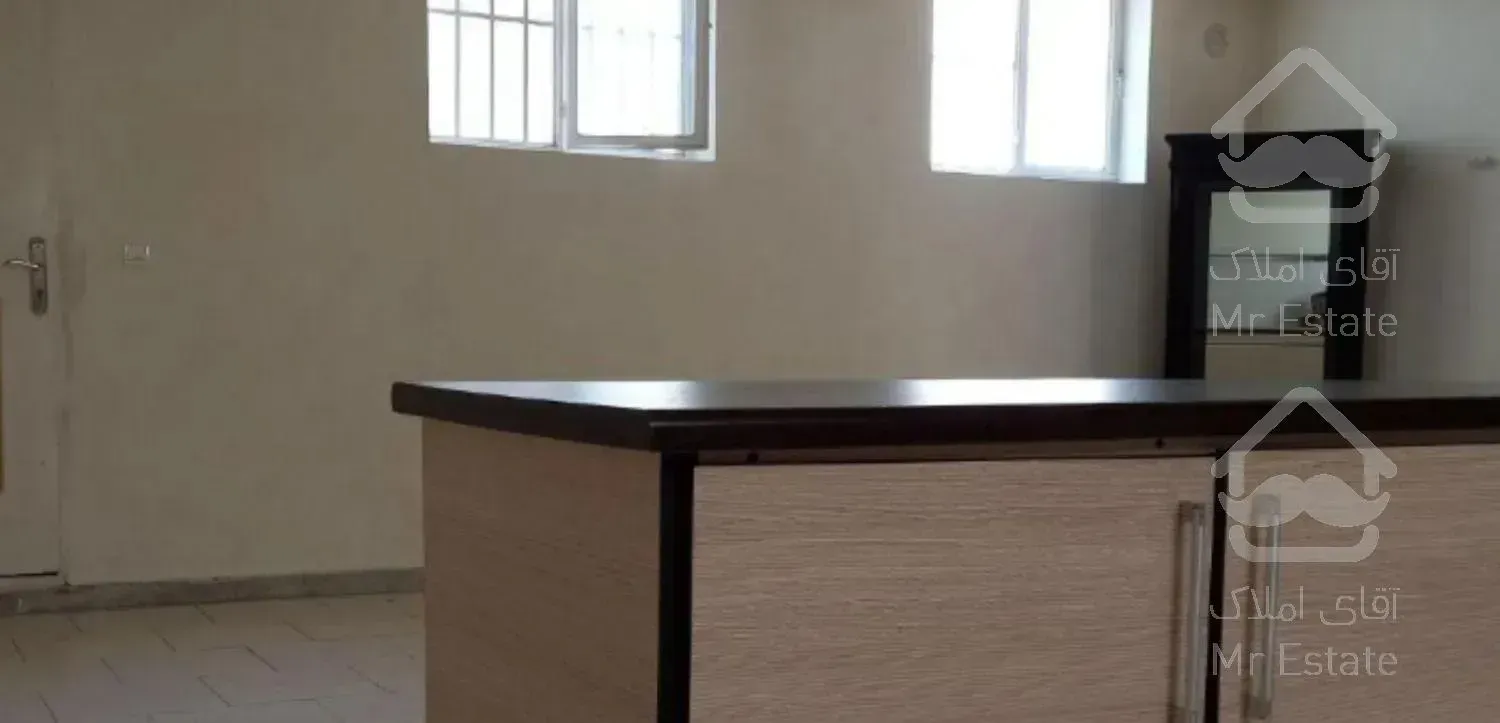 ۸۶ متری دو خواب داخل مجتمع