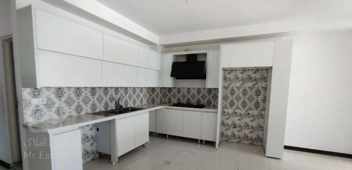 آپارتمان ۱۳۵ متری/ سه خواب /نزدیک مترو