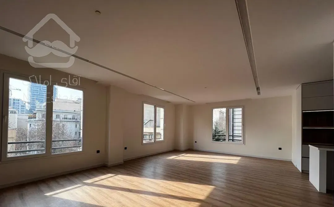 فروش آپارتمان ۱۳۰ متری جردن / فول بازسازی شده