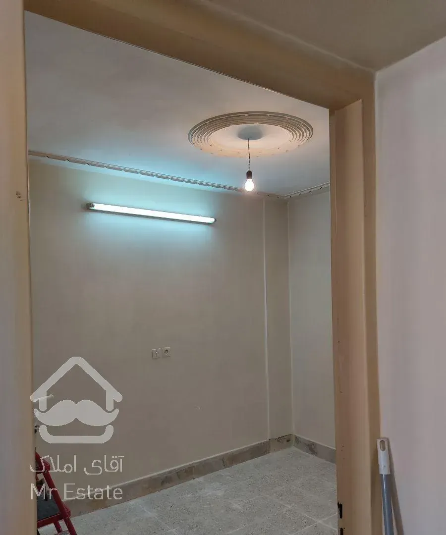 آپارتمان ۹۴ متری  طبقه دوم روی پارکینگ و ۲خواب