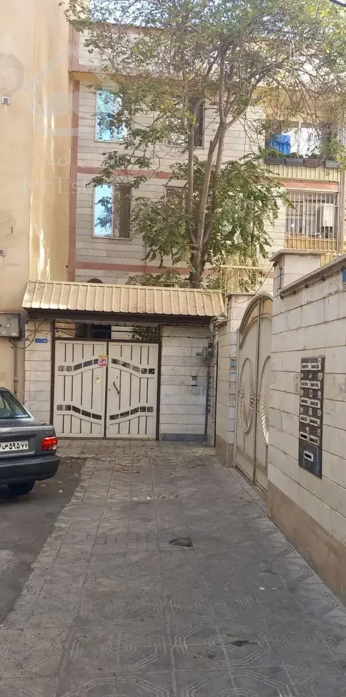 فروش یک واحد زیر همکف ولی نیم همکف هستش