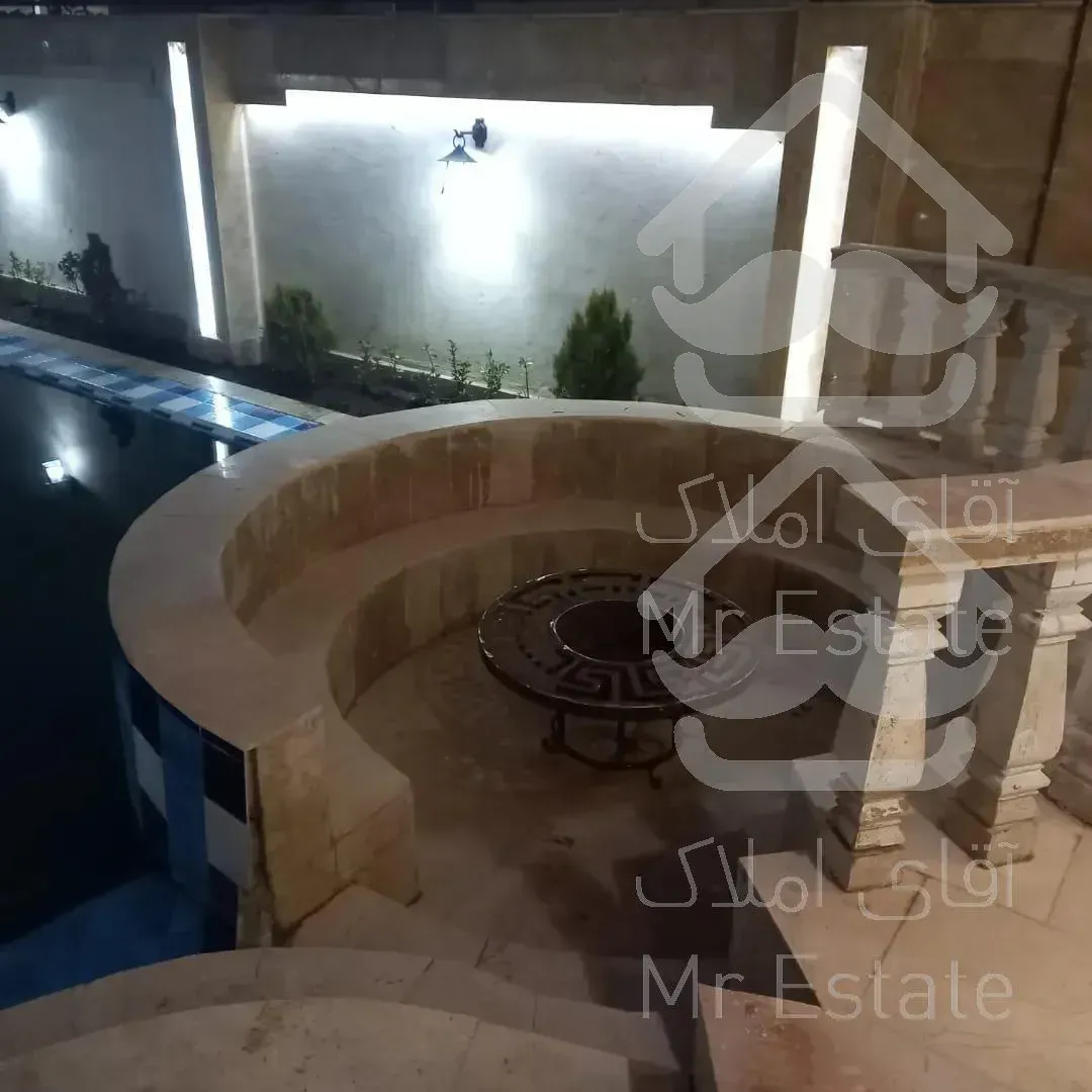 ویلا دوبلکس سند دار ، استخردار