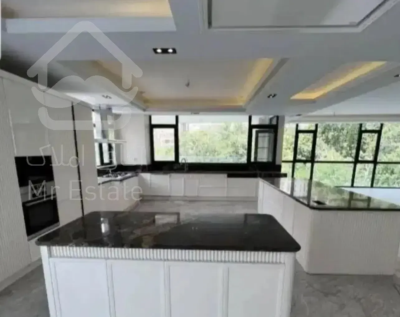 ۲۰۰ متر/ سه خوابه/ نارون