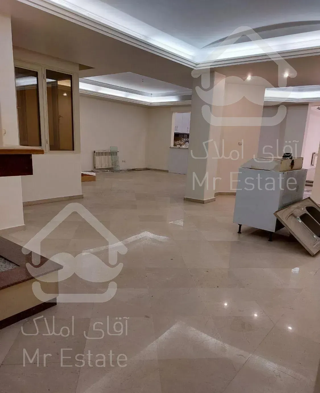 آپارتمان ۲۹۰ متر ۴ خواب تک واحدی استخردار