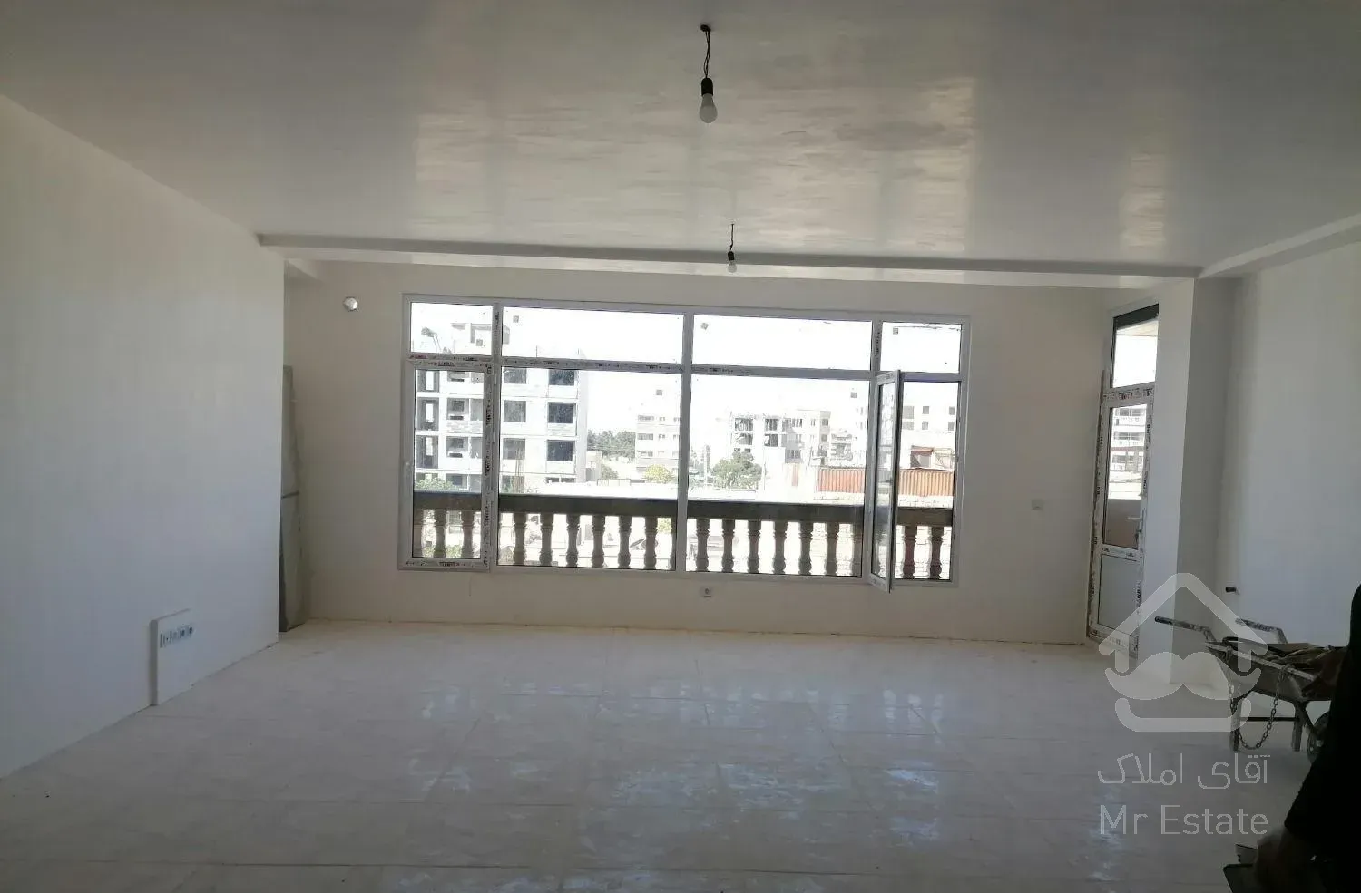 آپارتمان وام دار بزرگ و خوش قیمت