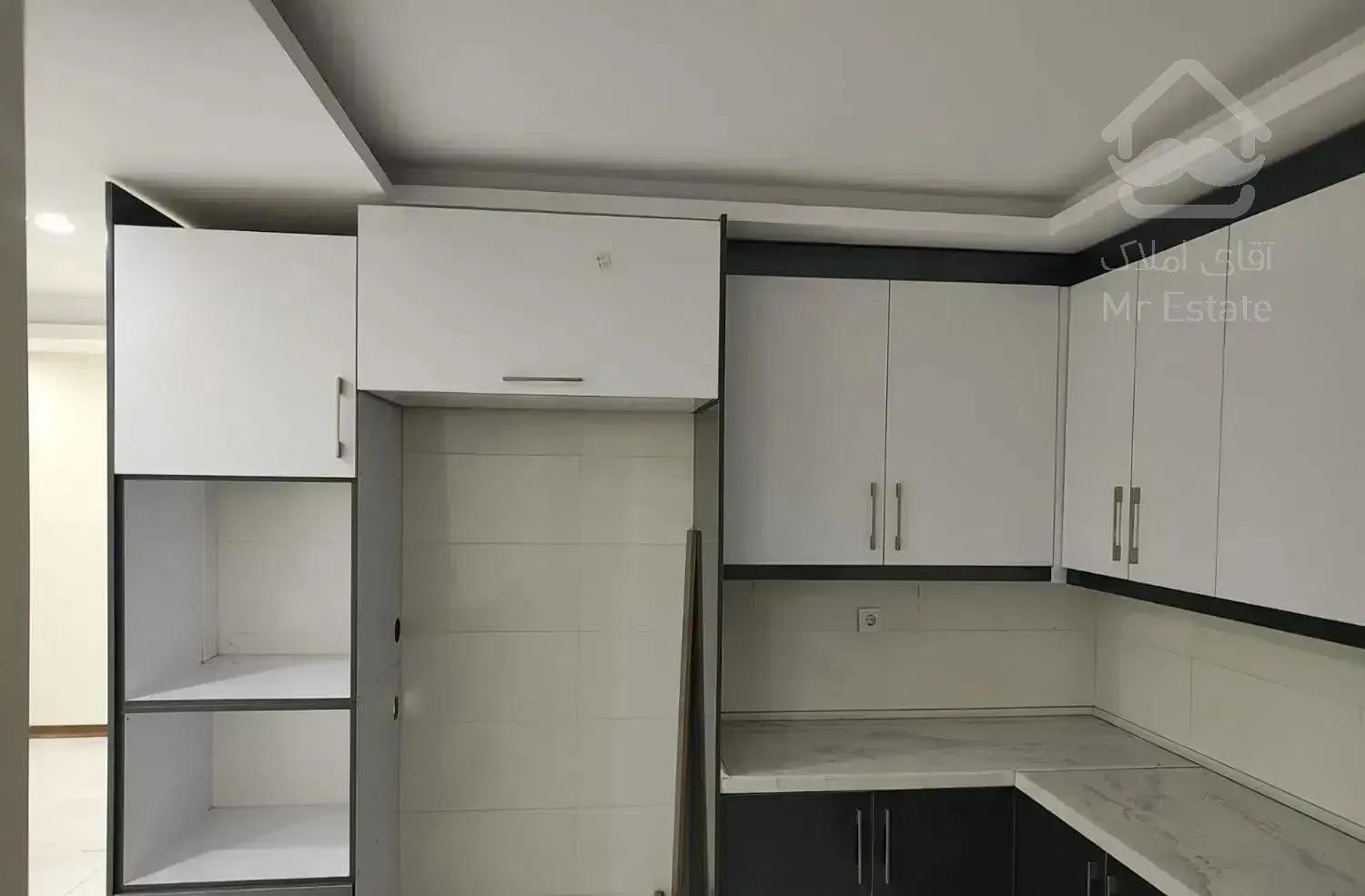 ۱۵۴متر۳خواب طبقه بالا کلیدنخورده ۲تراس چشم انداز