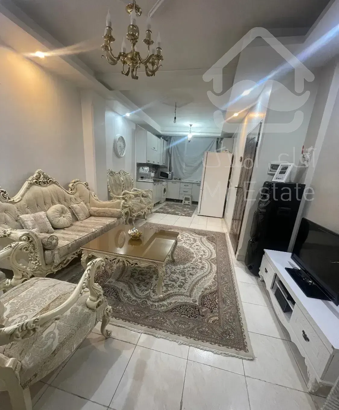 آپارتمان ۶۰ متر دو خوابه با آسانسور و انباری