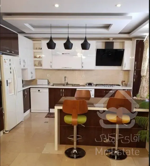 ۷۳ متر/دو خواب/پارکینگدار/خوش نقشه رو به آفتاب