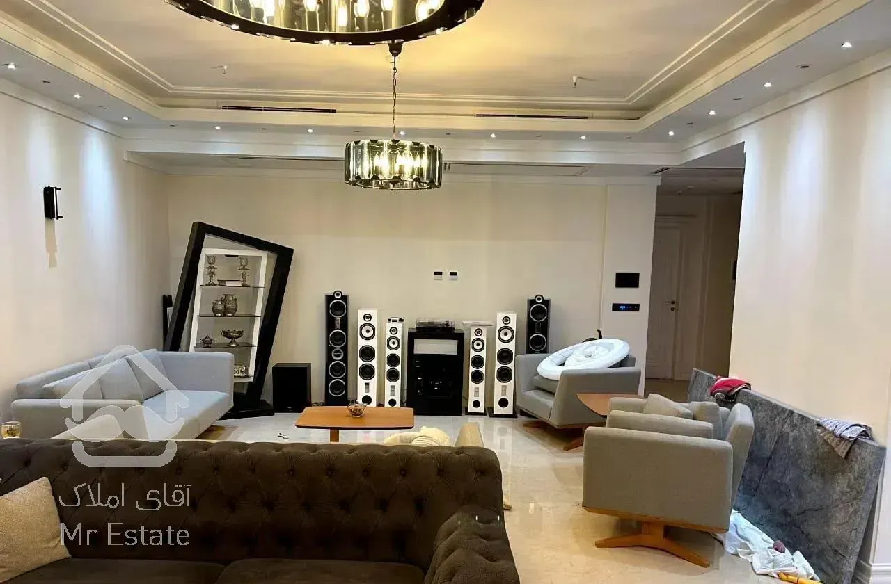 ۲۰۷متر طبقه ۱۰ ** ۵پارکینگ باکس** تکواحدی