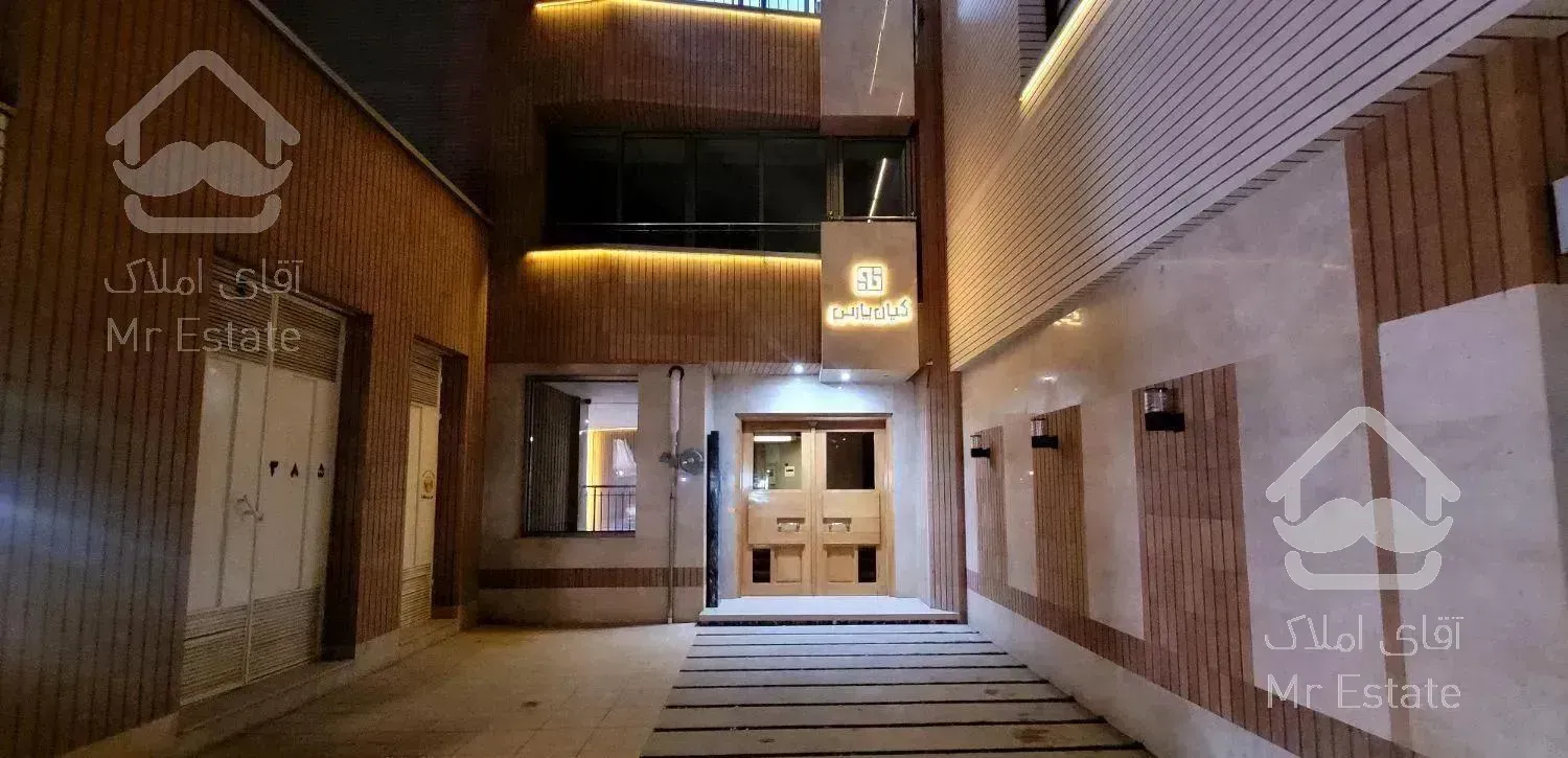 ۱۳۵متر دو خواب هشت بهشت بَر خیابان اصلی مَلک شمالی