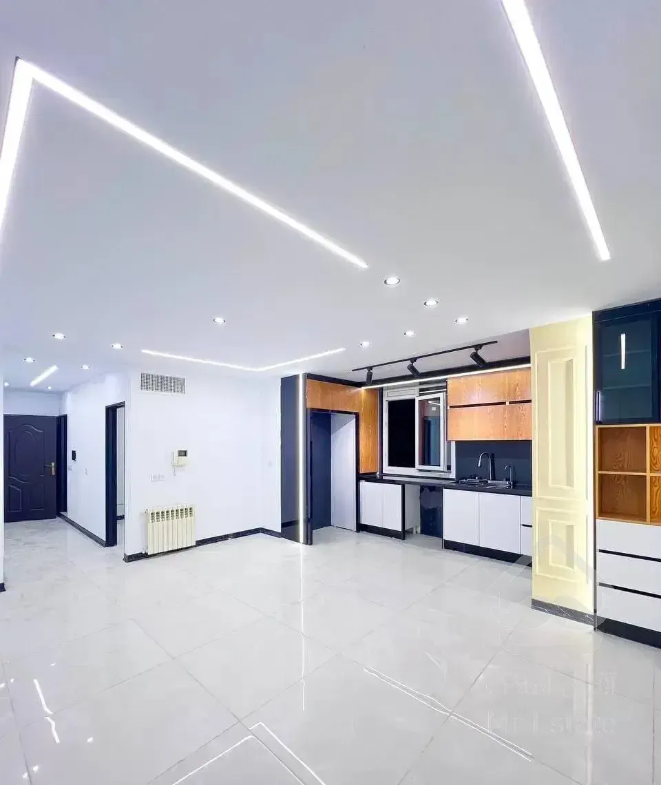 ۶۰مـتر روبه نما و آفتاب/آسانسور پـارکینگ/سـندتکبرگ