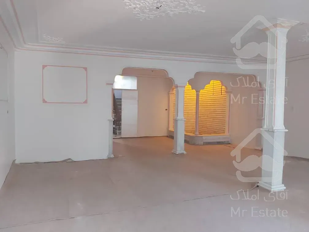 خانه‌ی سه طبقه