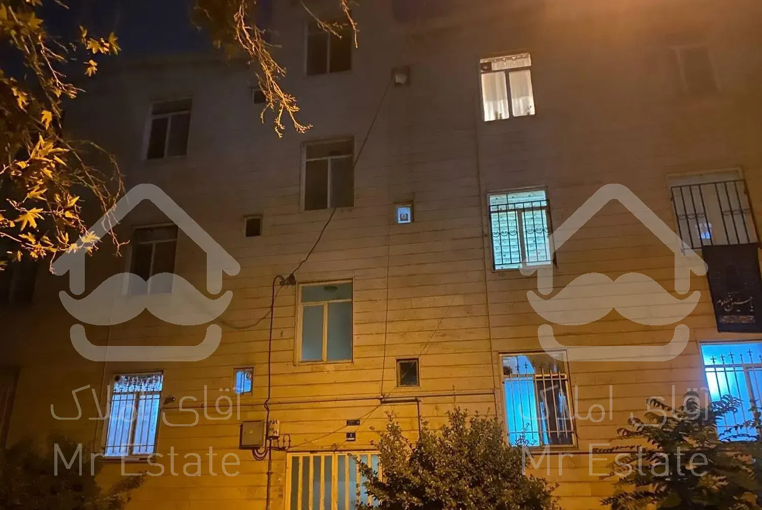 آپارتمان ۸۰ متری دو خواب  طبقه دو نیم شاهین شمالی