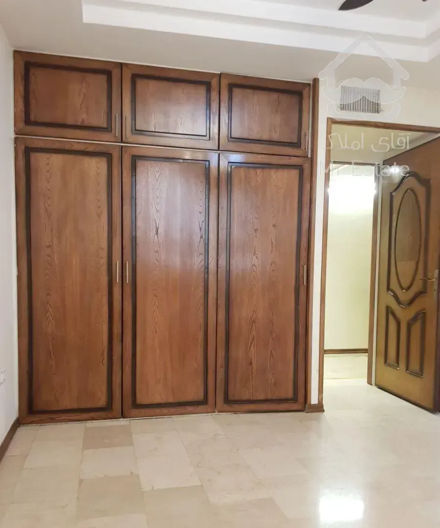 ۱۱۰ متر * خوش نقشه * دیباجی جنوبی * ۲ پارکینگ سندی