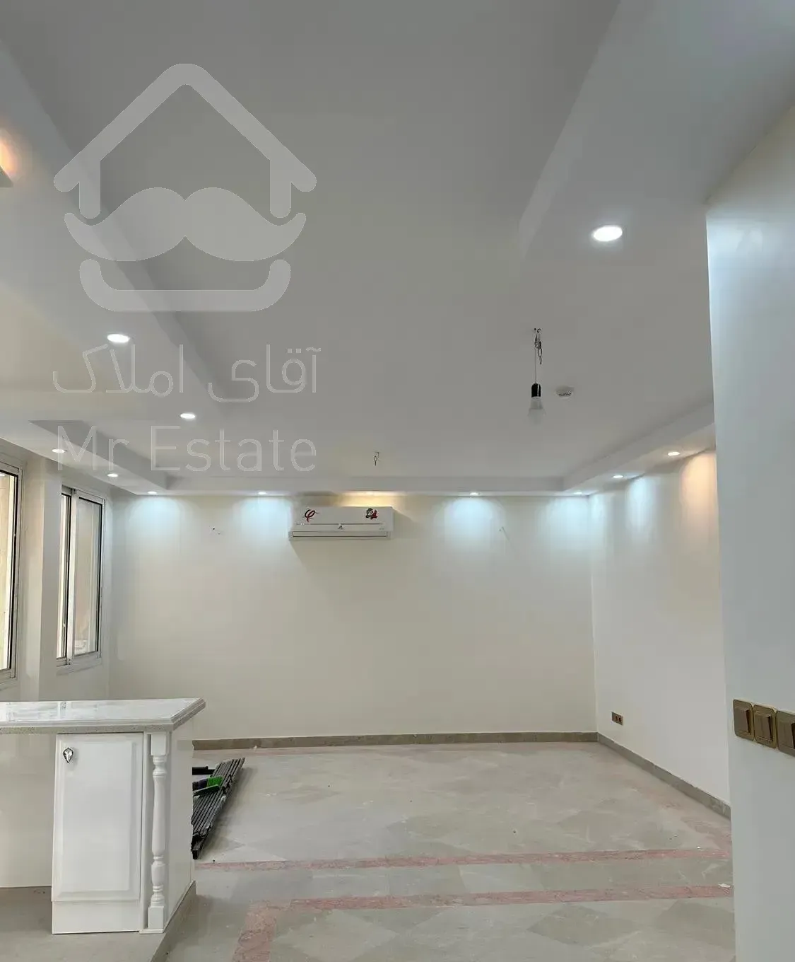 ۱۱۵ متر جنوبی تراس دارد