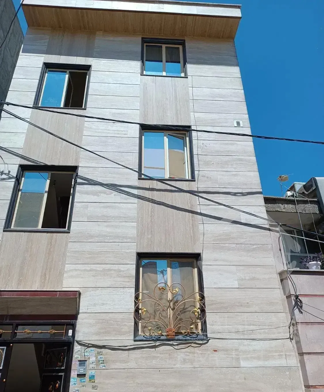 آپارتمان ۴طبقه ((14در5))تمیزو باسلیقه ساخته شده