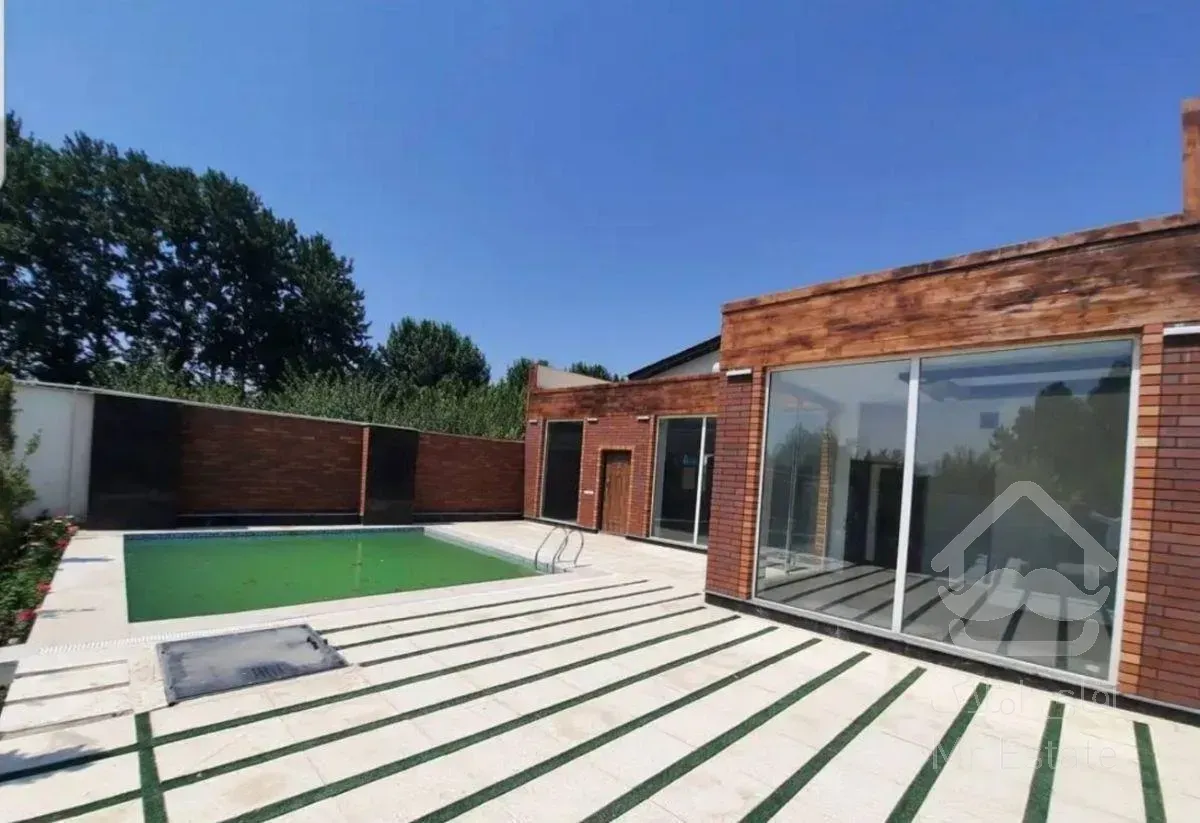 ویلا نوساز ۶۰۰ متری فول امکانات