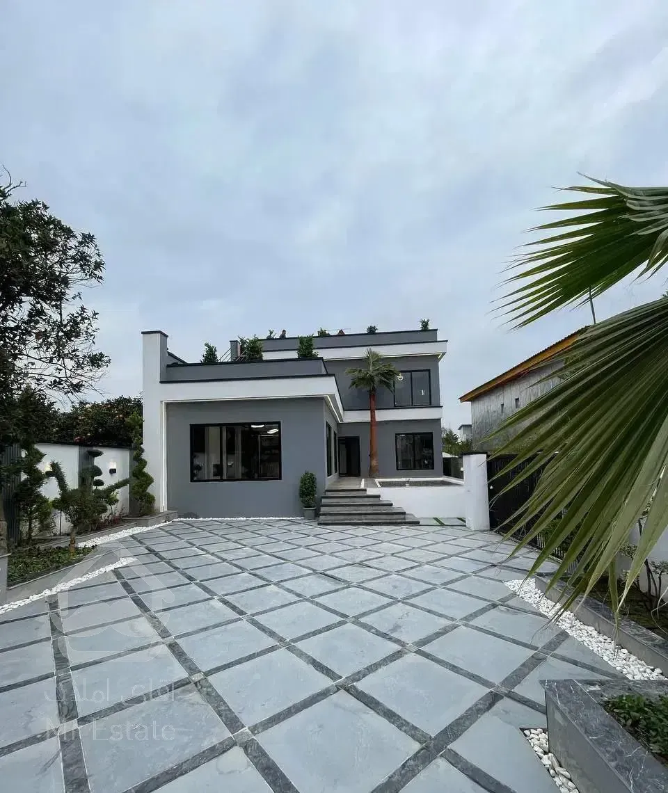 ویلادوبلکس مدرن با روفگاردن و استخر/از دم قسط