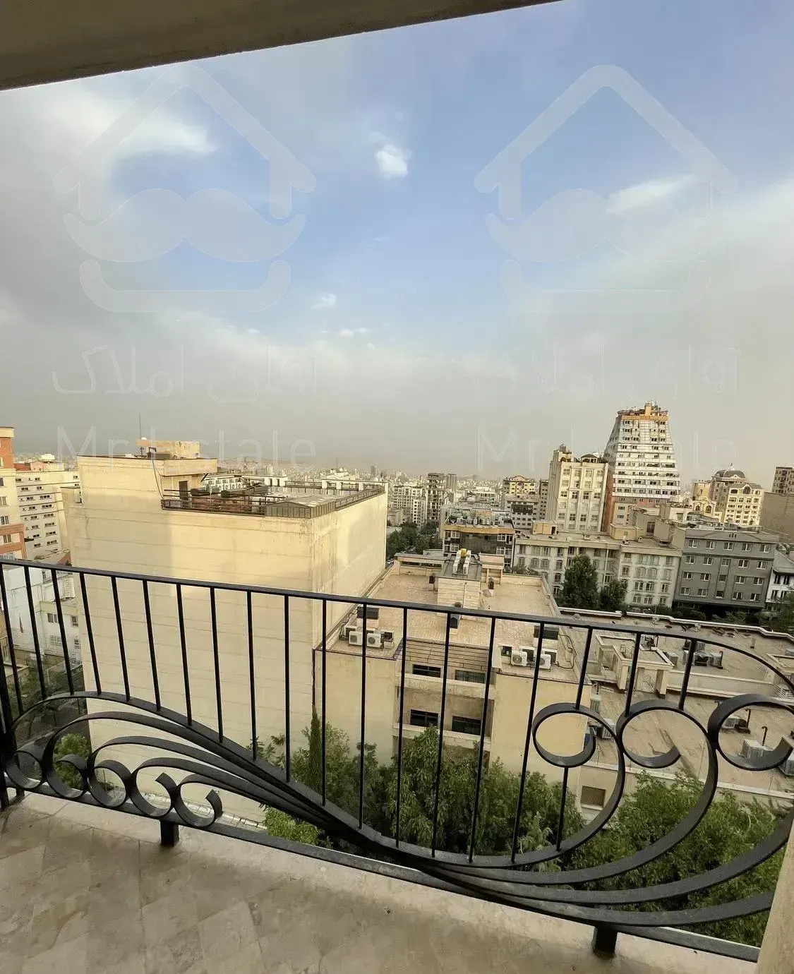 ۲۸۹ متر در ولنجک  طبقه