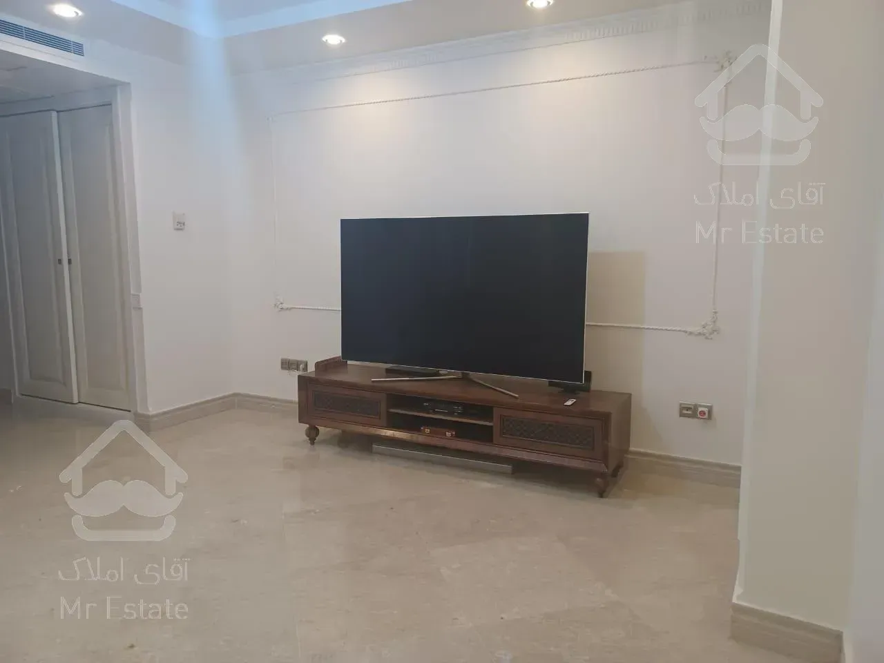 اجاره و رهن آپارتمان زعفرانیه 240  متر اکازيون