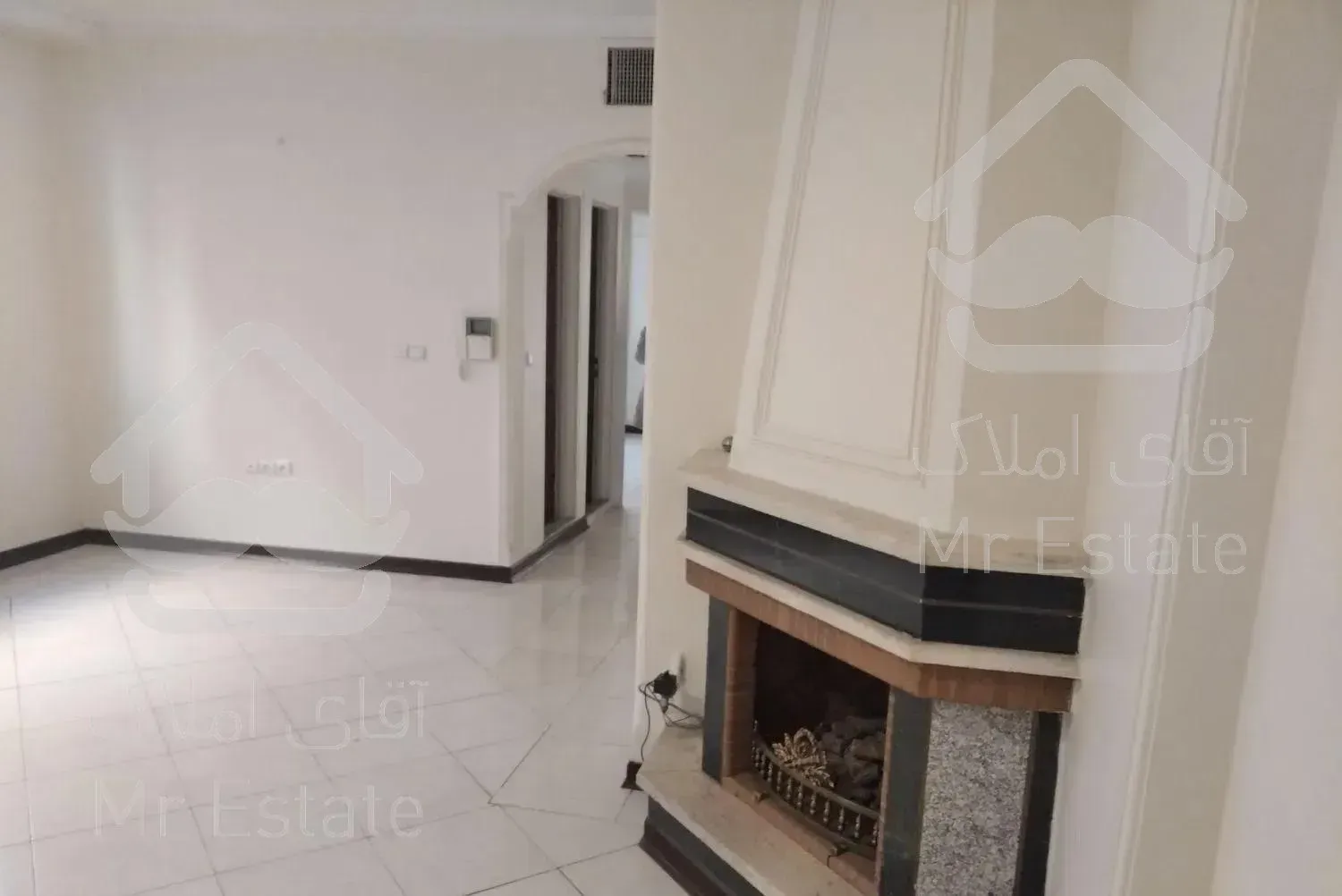 بلوار فرحزادی بالاتر از میدان کتاب گلبرگ سوم