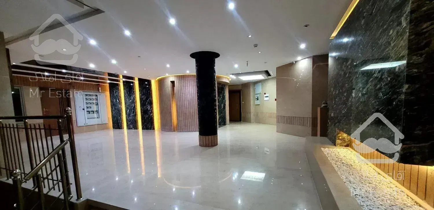 ۱۳۵متر دو خواب هشت بهشت بَر خیابان اصلی مَلک شمالی