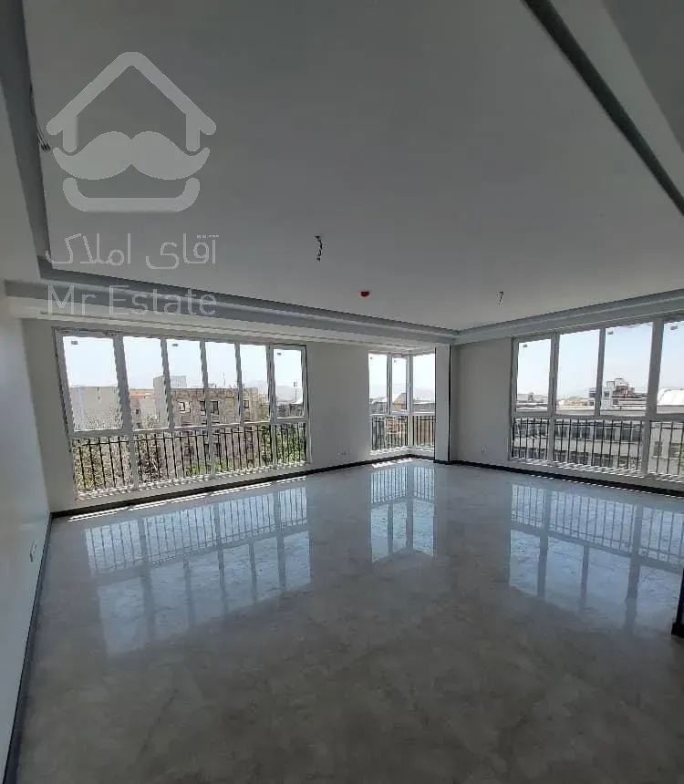 آپارتمان۱۴۰متر/۳خ/نوساز/فول/۳نبش میدان