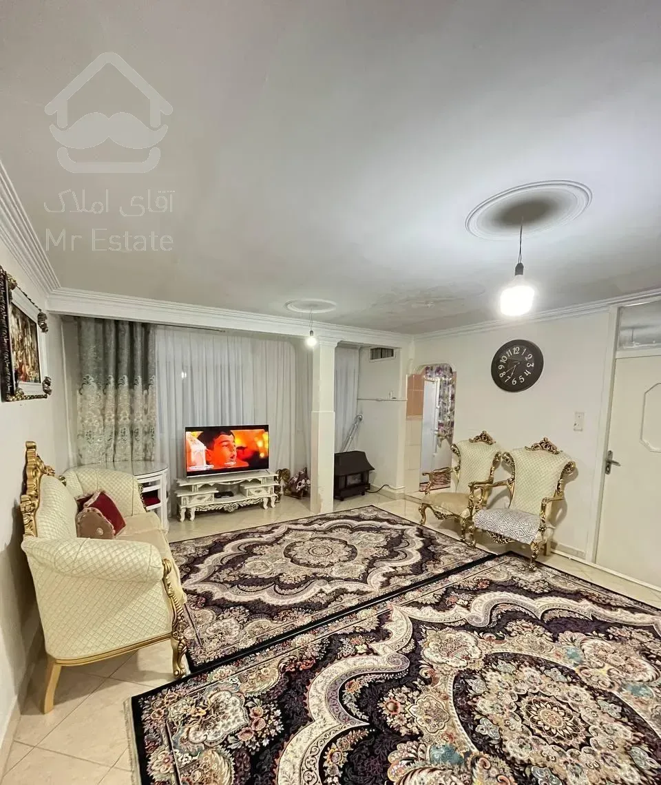 فروش آپارتمان ۶۰ متری ۱ خوابه طبقه سوم شرقی ها بر