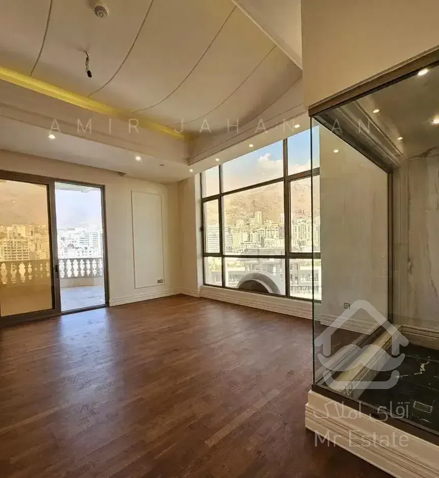 ۲۷۰ متر / مشاعات فول / لوکیشن دنج / ۲ پارکینگ