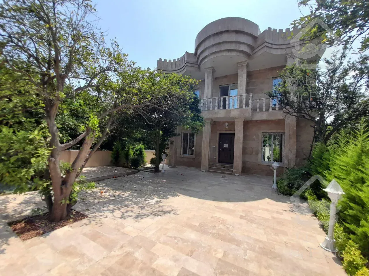 ویلا لوکس ۲۵۰ متری