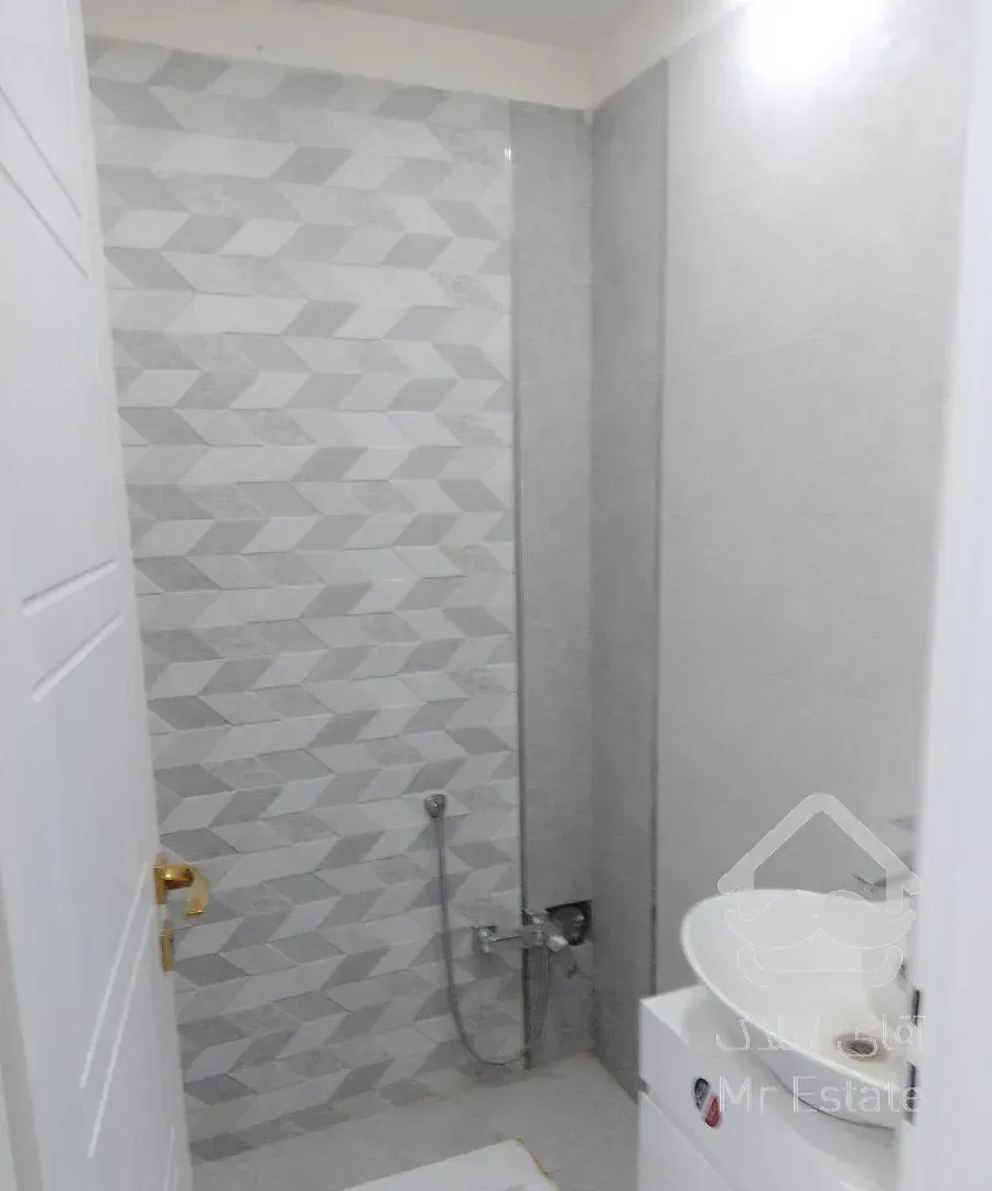 شمال خیابان پاتریس ، آپارتمان دوخواب