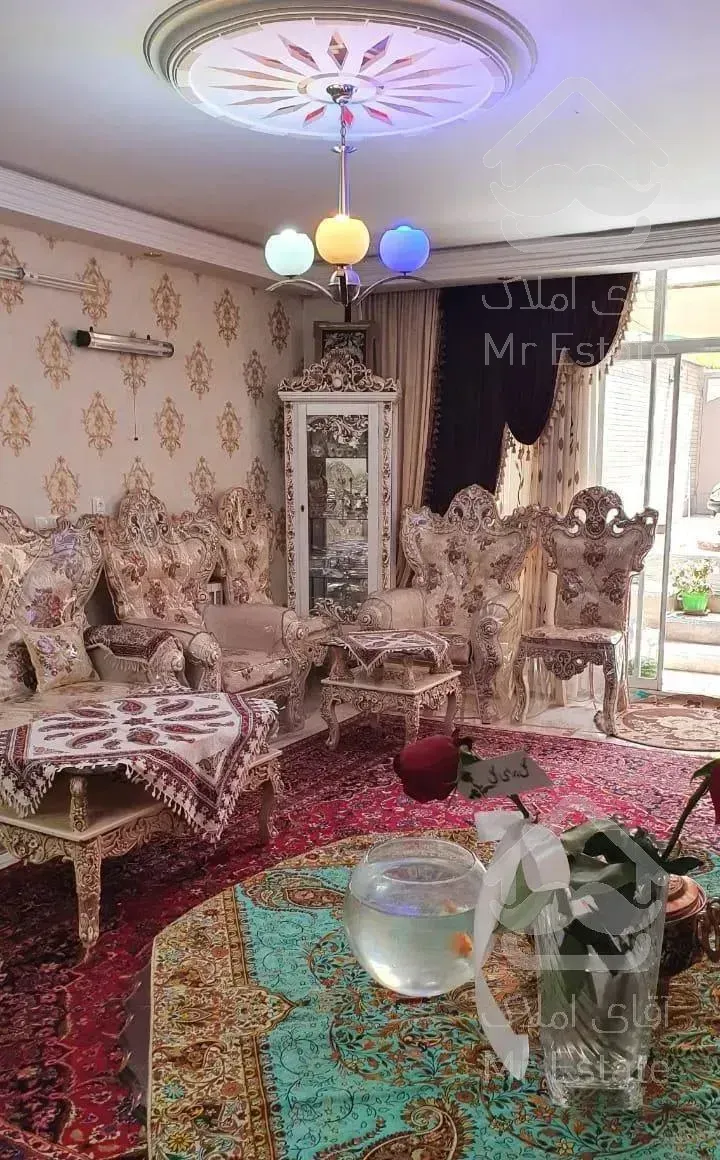 حیاط اختصاصی/جنوبی/تک واحدی