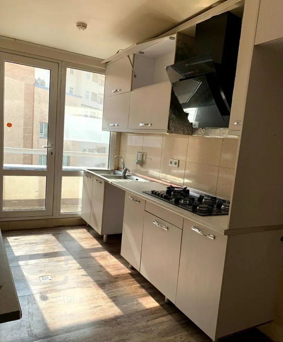 ۱۳۵متر۳خواب مستر طبقه۱۳ تراس بزرگ المپیک/عقاب