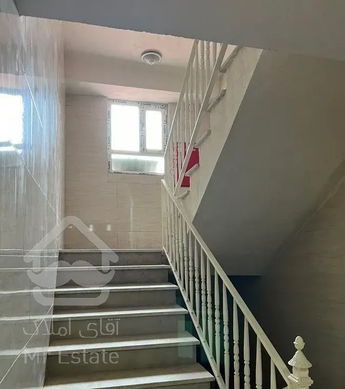 فروش واحد ۱۱۱ متری طبقه ۵ با چشم انداز زیبا