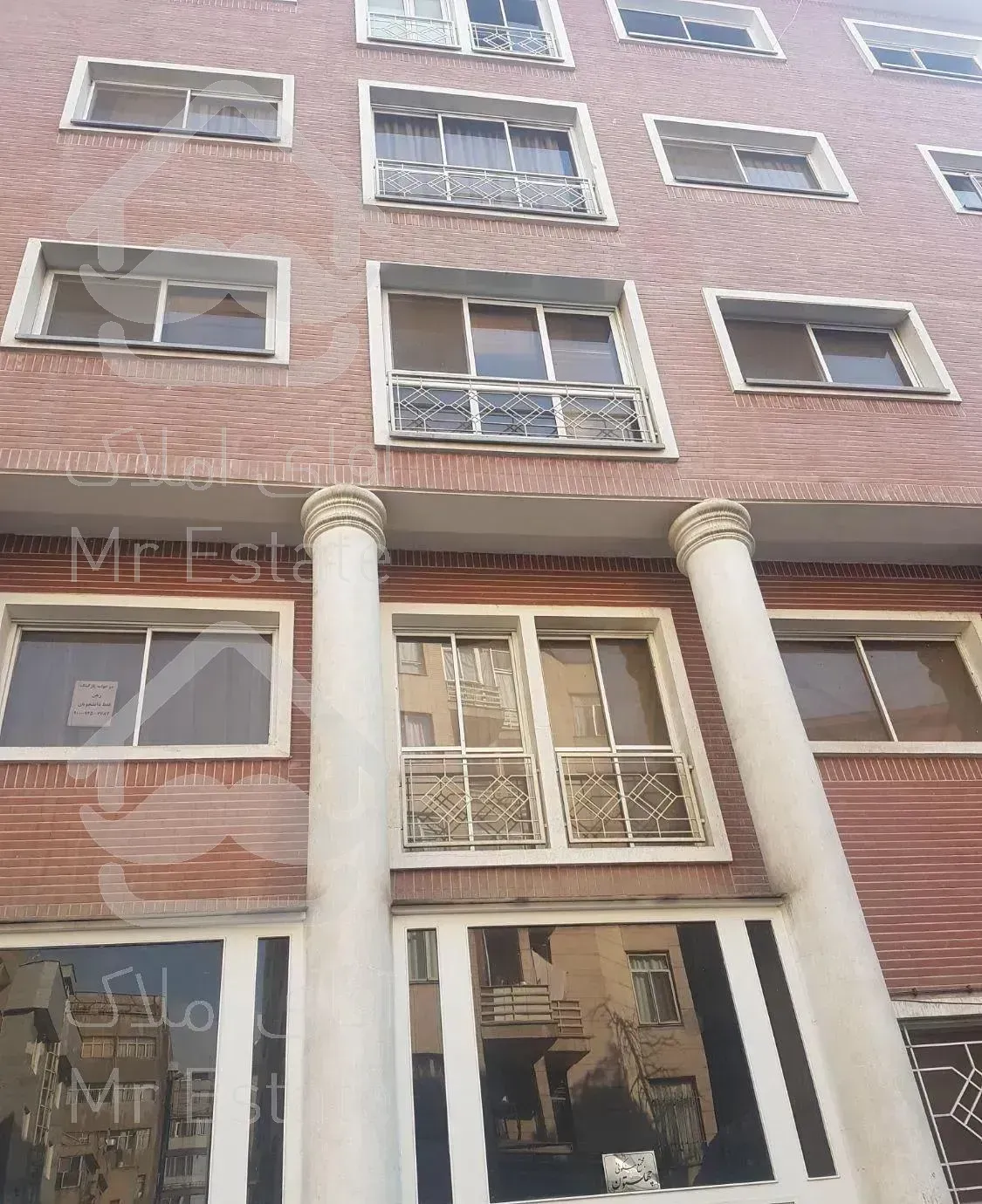 تقاطع ولیعصرطالقانی اپارتمان۷۰مترشیک باپارکینگ