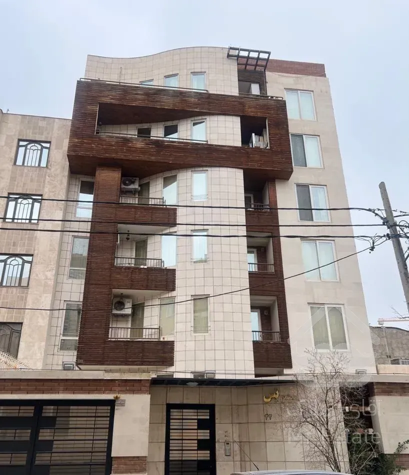 آپارتمان ۲۲۵ متر/ هاشمیه ۱۴/چهار خواب/ لابی