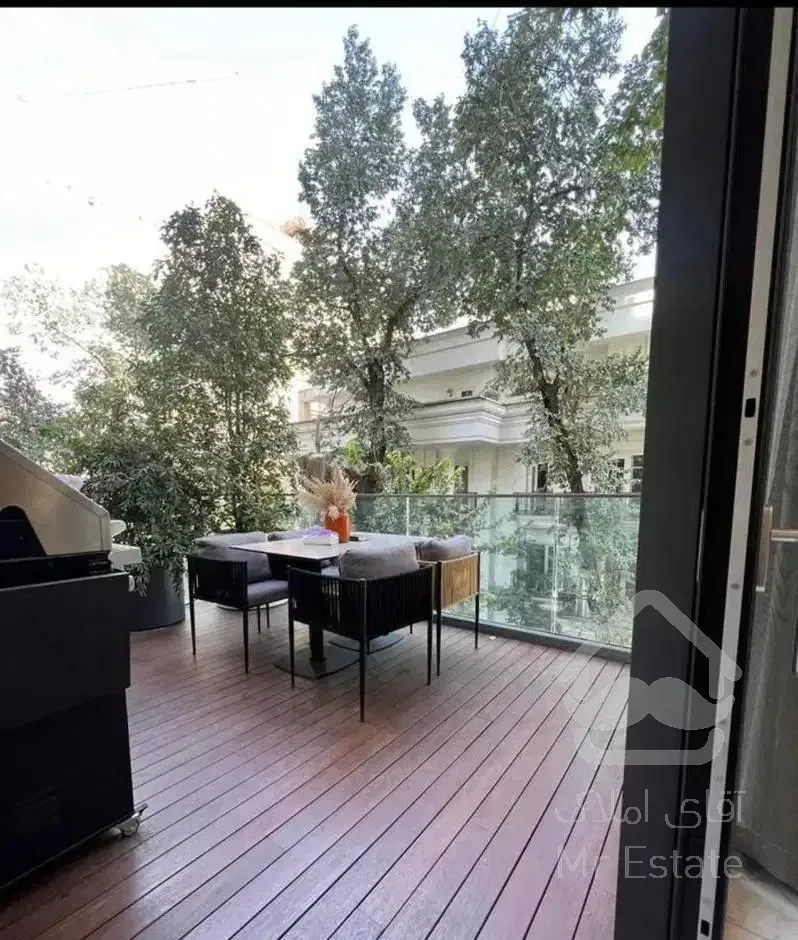 ۳۰۰متر ۳خواب مدرن نوساز تاپ لوکیشن فرشته