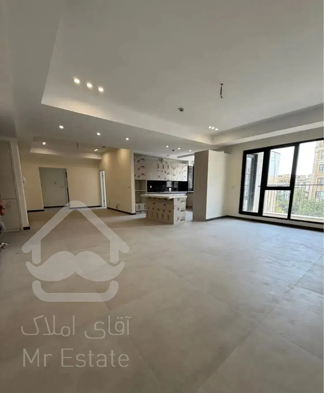 سهروردی ۱۰۰ متر تکواحدی رو به آفتاب