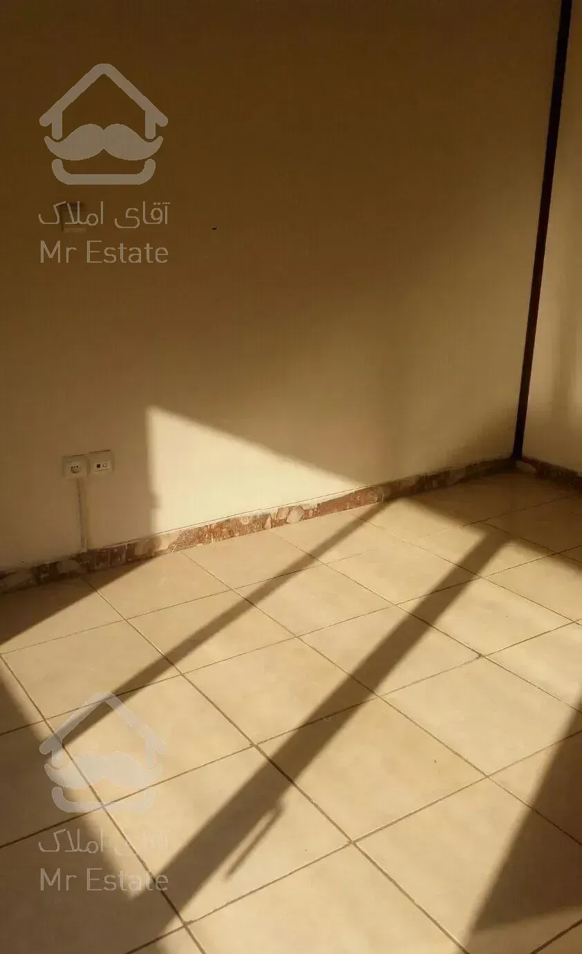 ولیعصر پارک ساعی 270مترتکواحدی +50مترتراس(تخلیه)