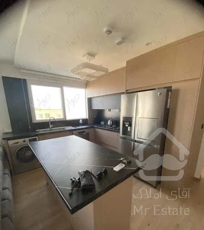 سعادت اباد ۱۴۶ متر ( غربی بلوار )غرق نور تراس وسیع