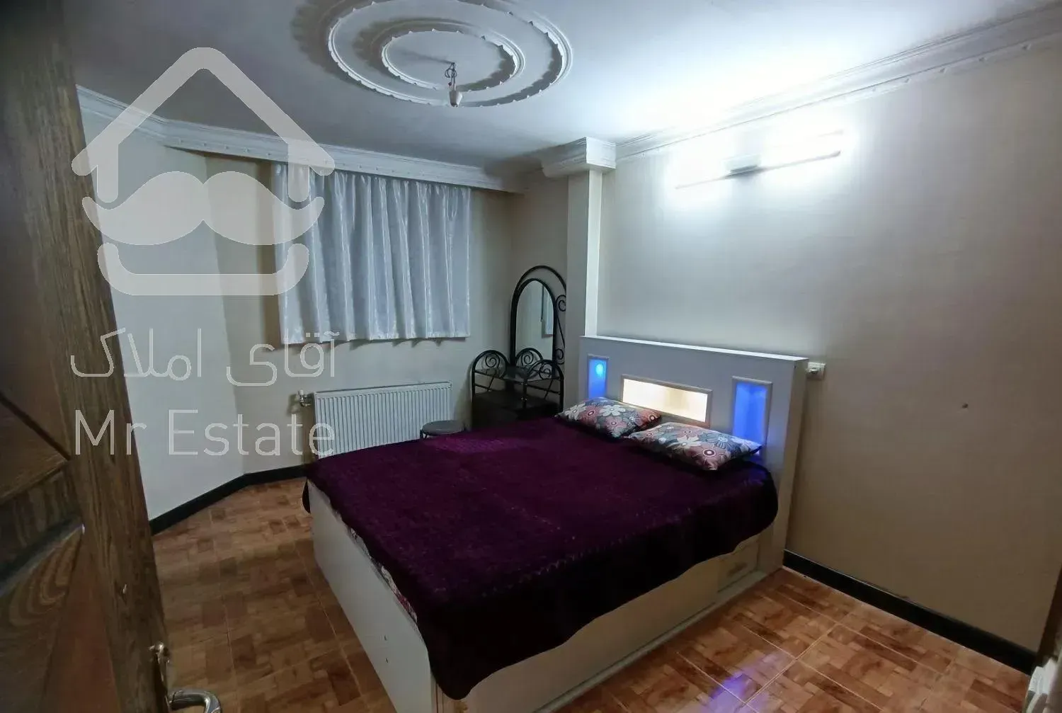 سوییت و خانه چسبیده به میدان نقش جهان