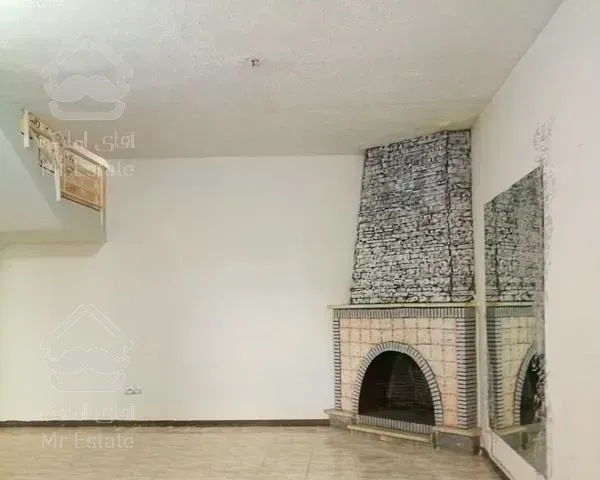 ویلا 373 متری بر خ معلم