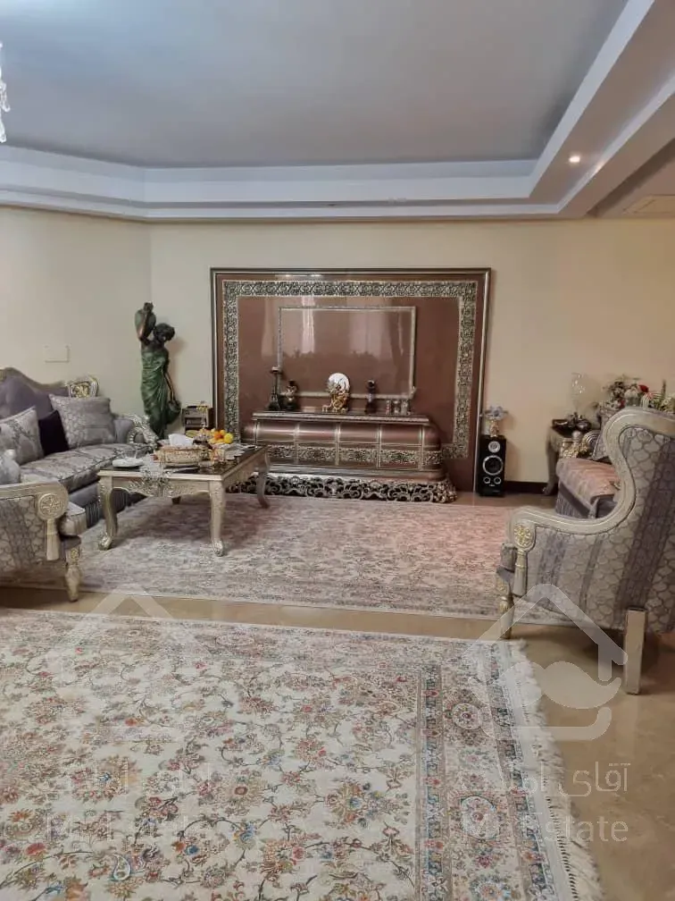 اجاره و رهن آپارتمان زعفرانیه 240  متر شیک