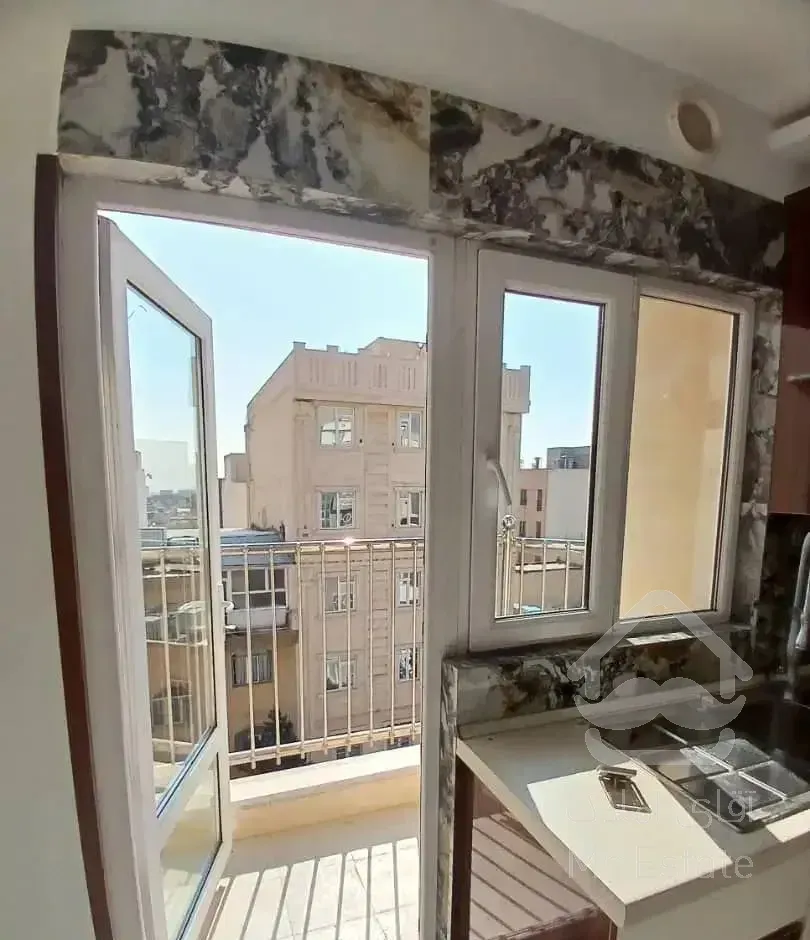 آپارتمان ۱۳۰ متر سه خوابه نوساز تک واحدی